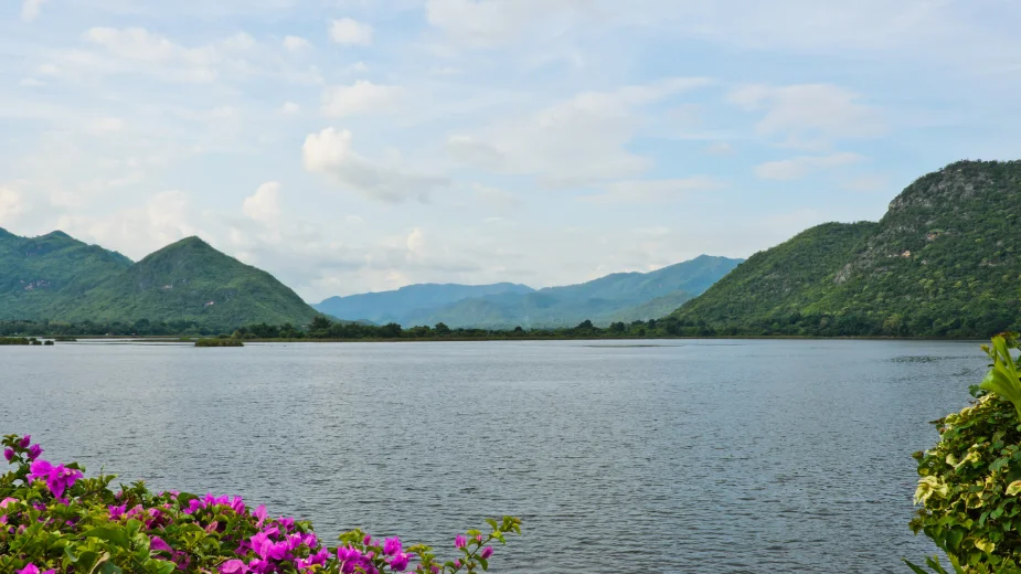 เขื่อนเชี่ยวหลาน สุราษฎร์ธานี